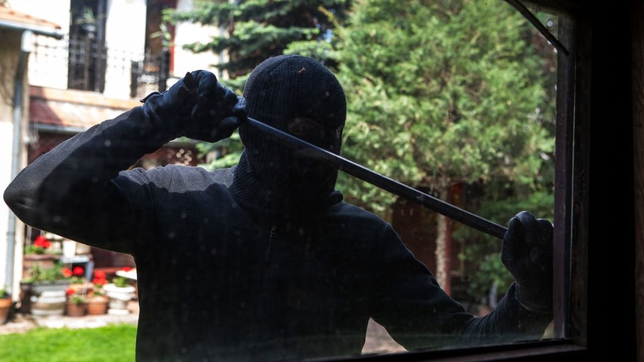 Slotenmaker aan het werk in Hillegem – slot installeren zonder schade